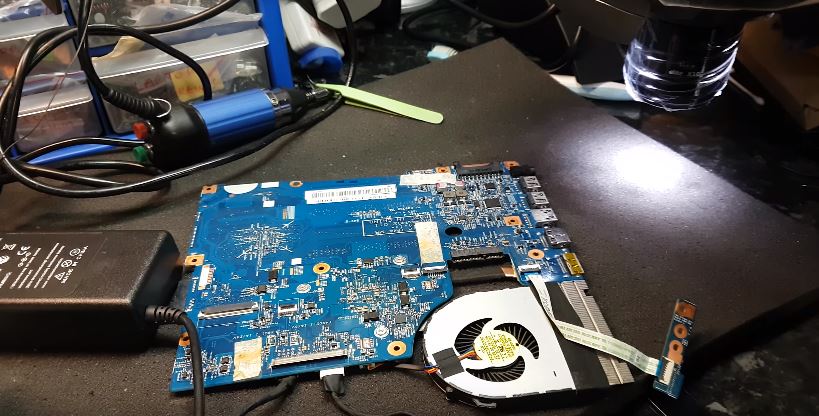 Замена, ремонт разъема USB порта ноутбука Toshiba в Уфе