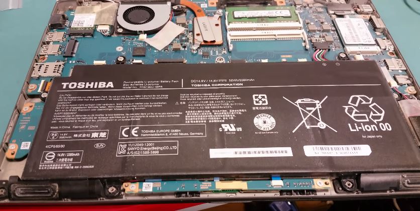 Ремонт залитого ноутбука Toshiba в Уфе