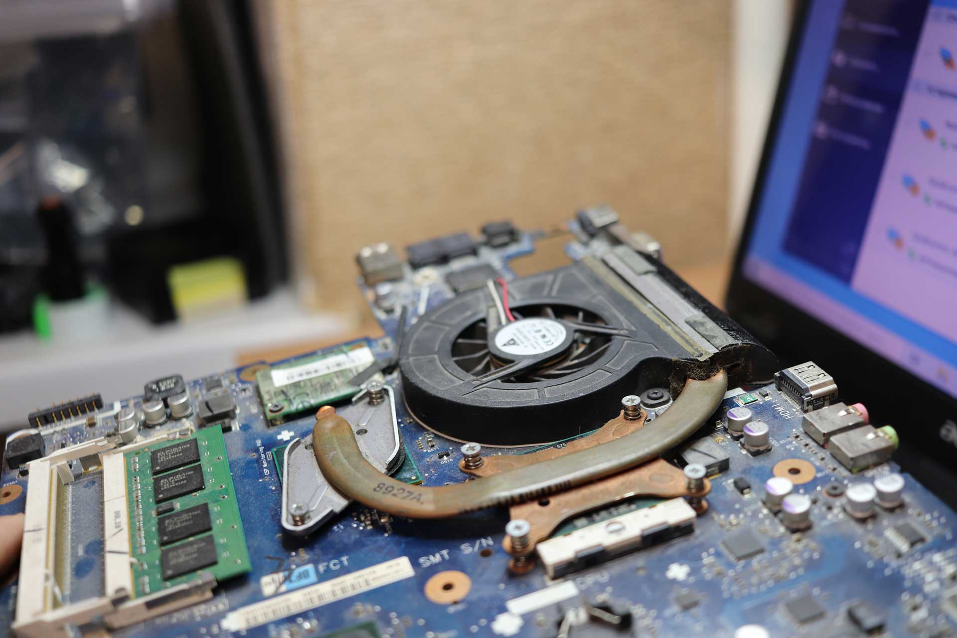 Замена, ремонт вентилятора ноутбука Alienware в Уфе